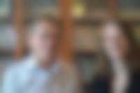 Ben Feringa en Anouk Lubbe, auteurs van het boek 'Alledaagse moleculen'.