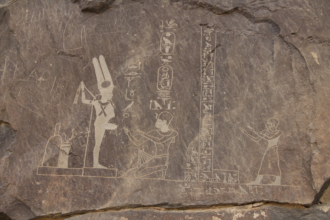 Een inscriptie in de Wadi Hammamat.